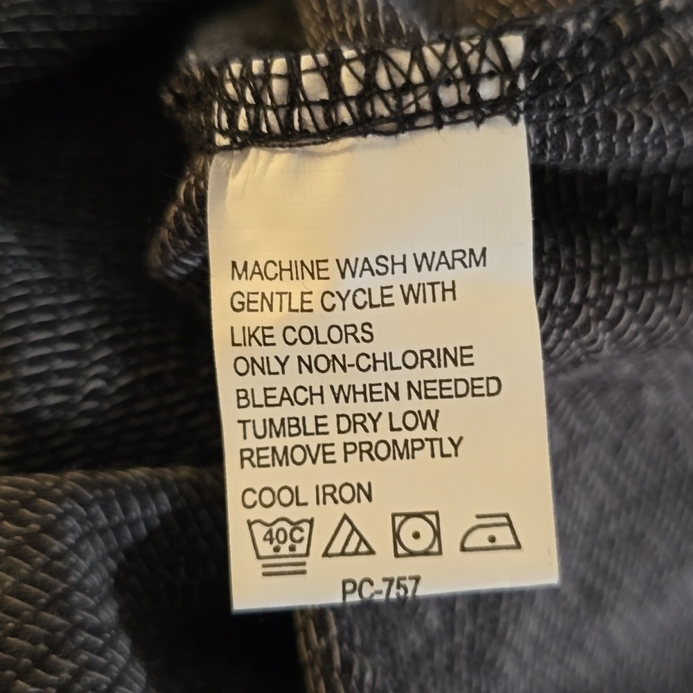 Van Heusen Black Diamond Pattern Polo Shirt - Picture 8 of 8